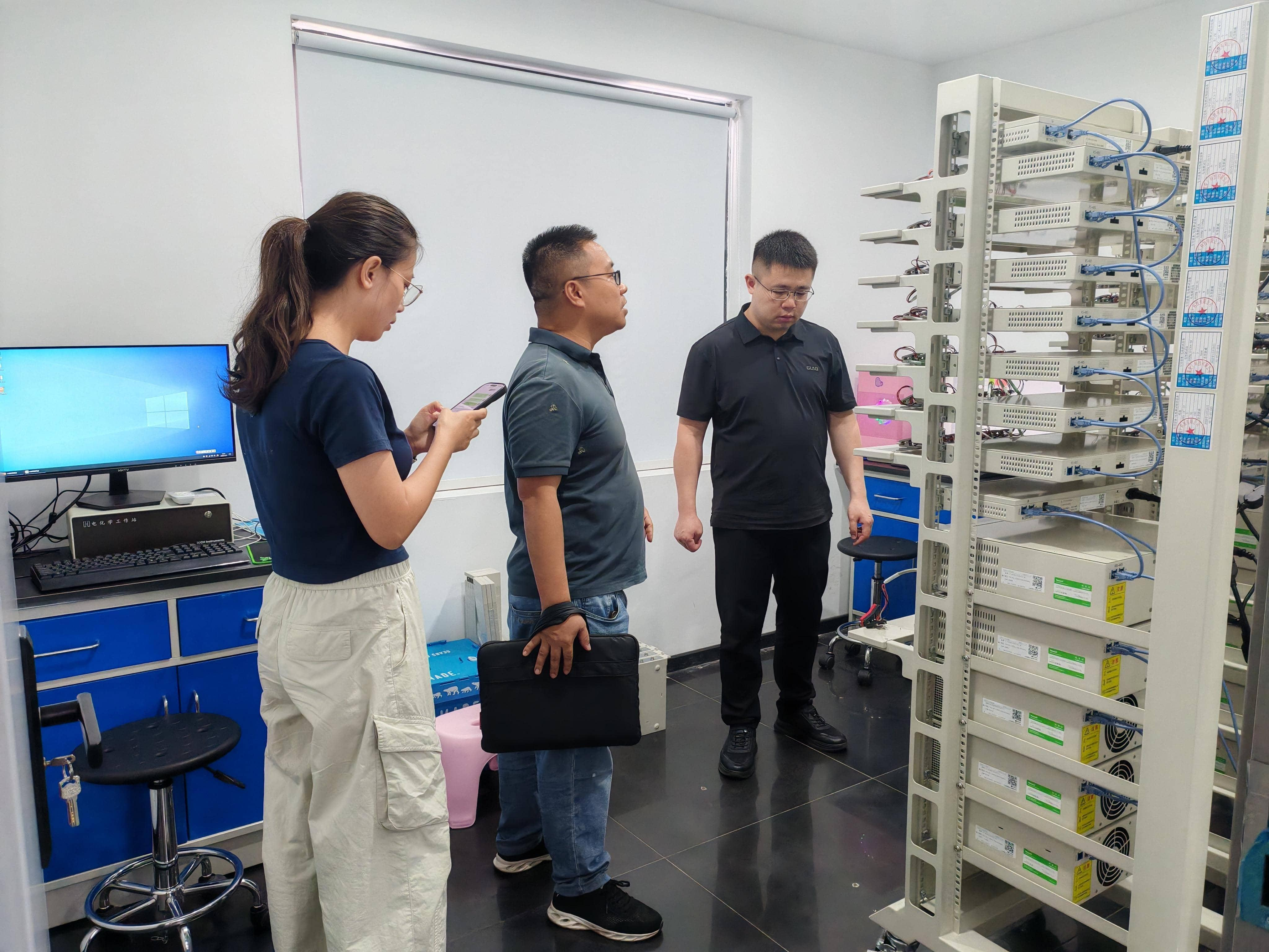 区科技局赴科技型企业孵化器开展科技领域安全检查工作.jpg
